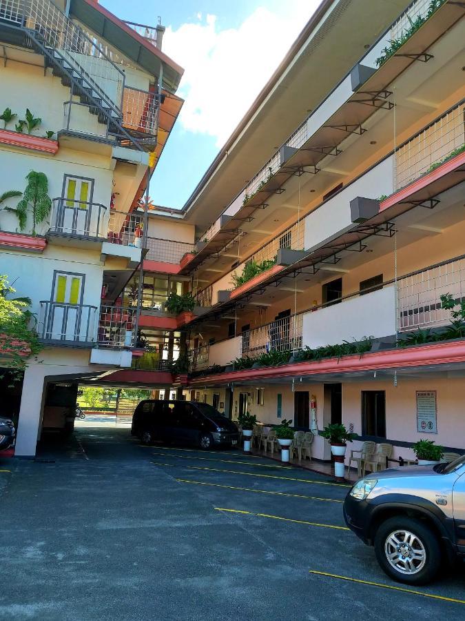 Sola Eleganza Apartelle Quezon City Bagian luar foto