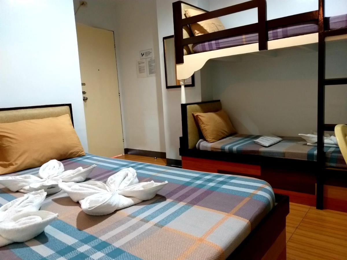 Sola Eleganza Apartelle Quezon City Bagian luar foto